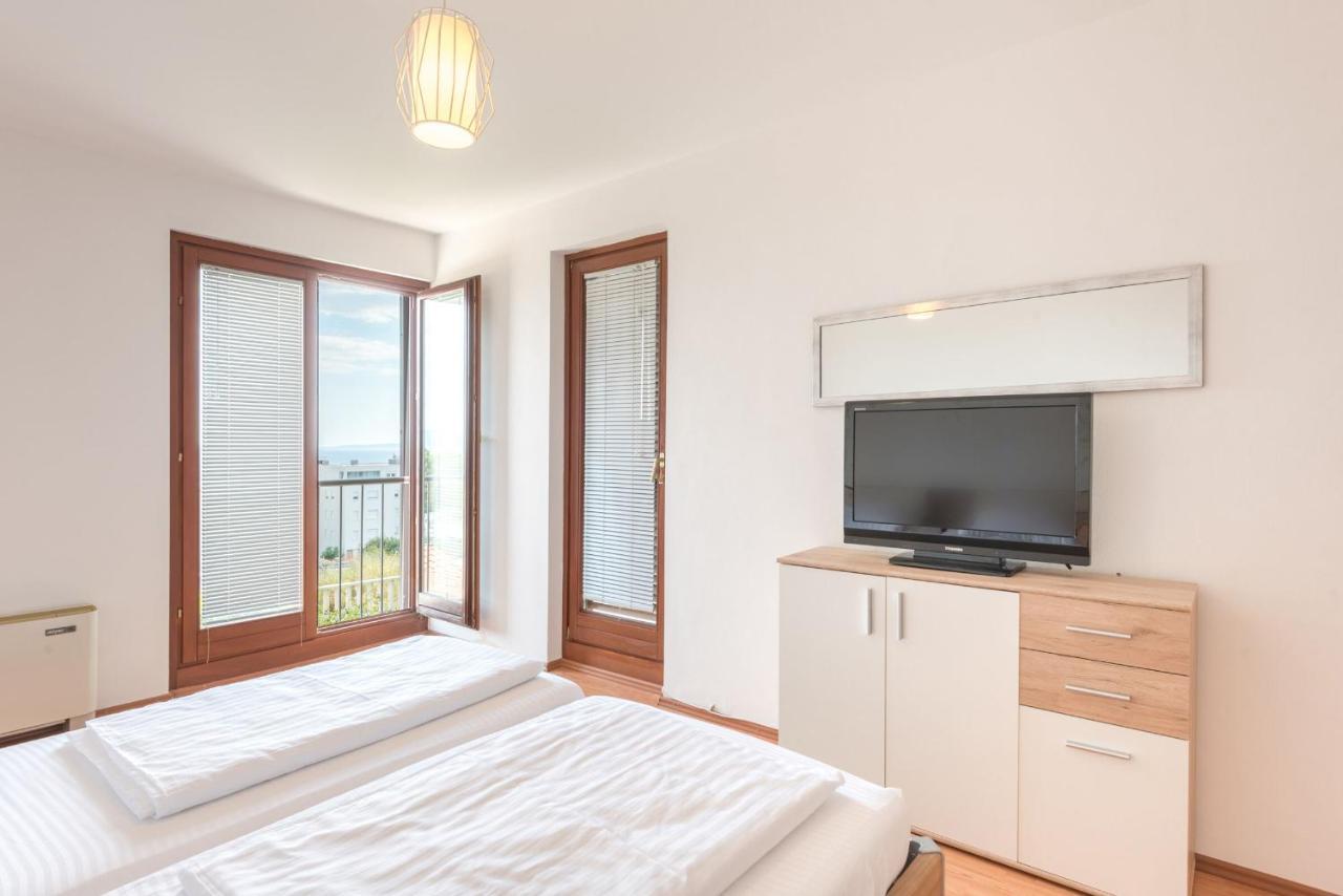 Apartments Mrs Brightside Split Extérieur photo