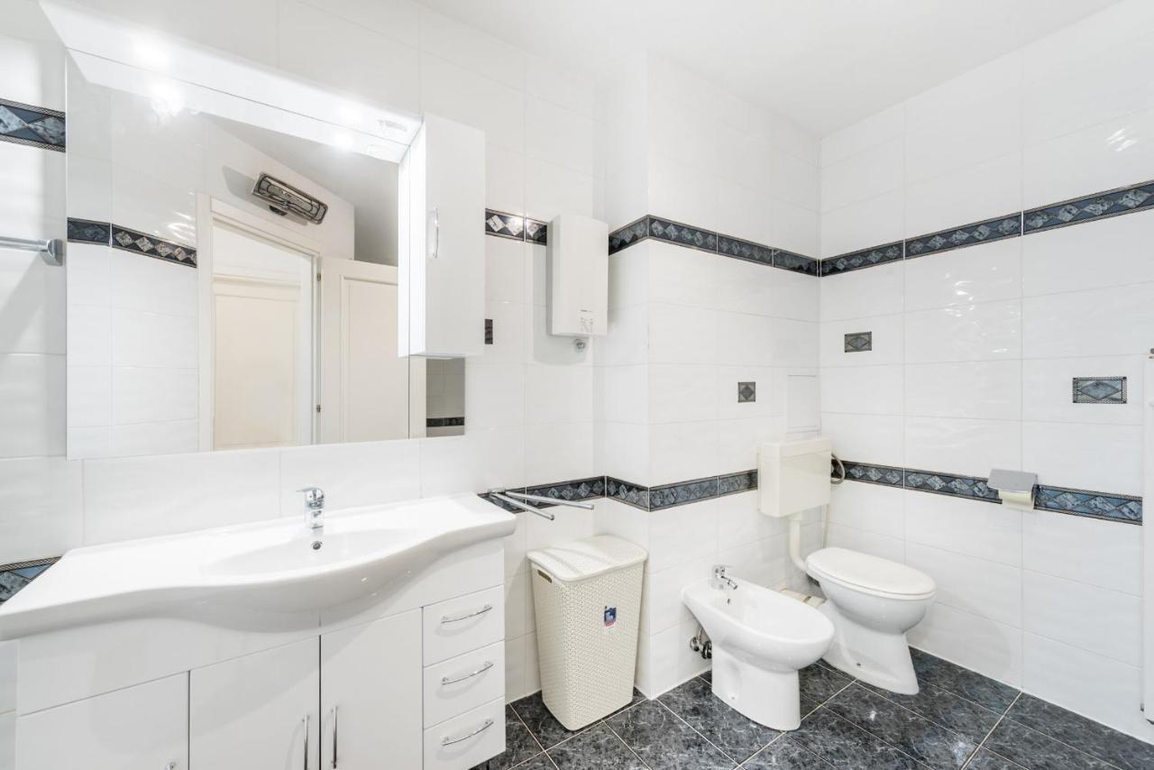 Apartments Mrs Brightside Split Extérieur photo