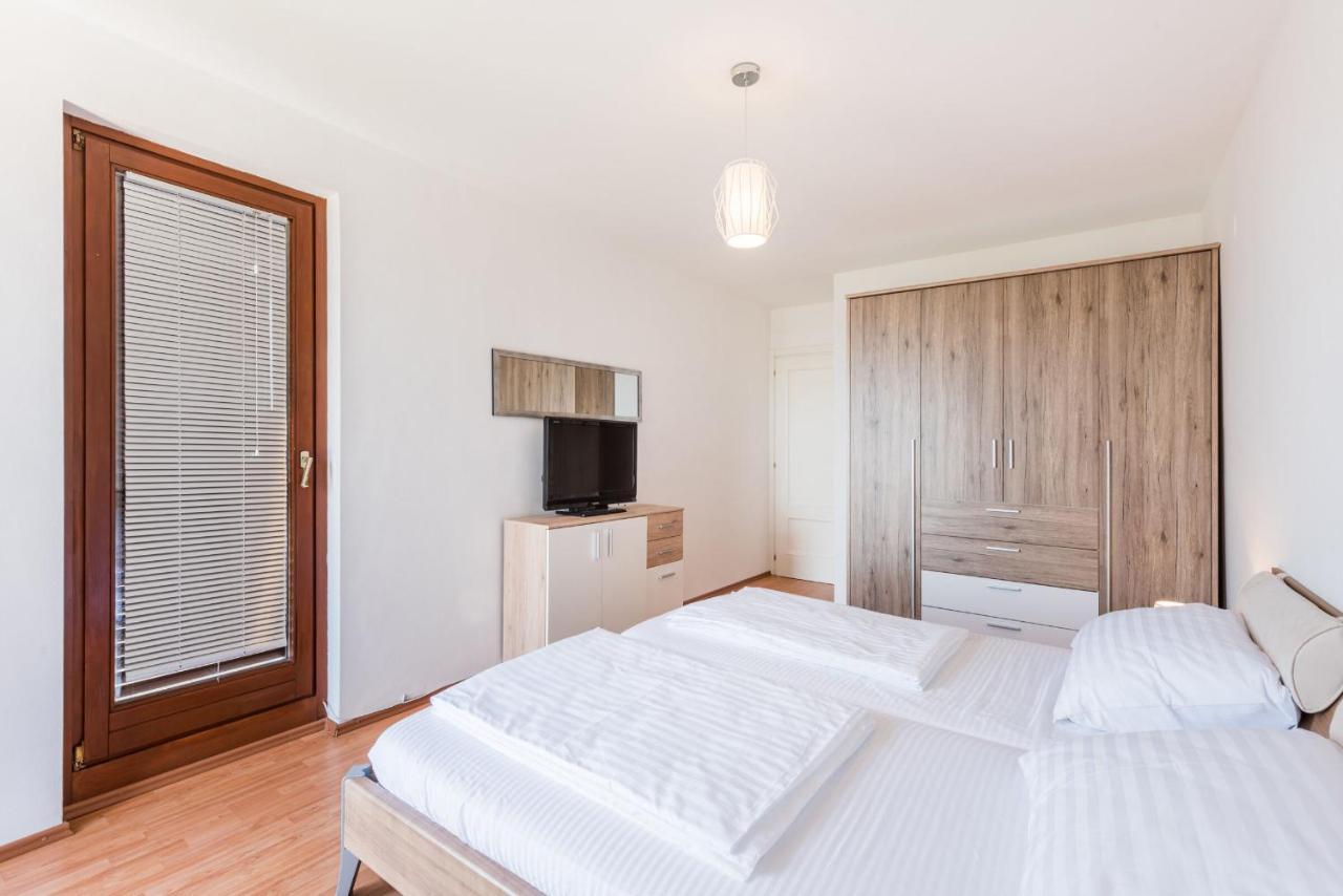 Apartments Mrs Brightside Split Extérieur photo