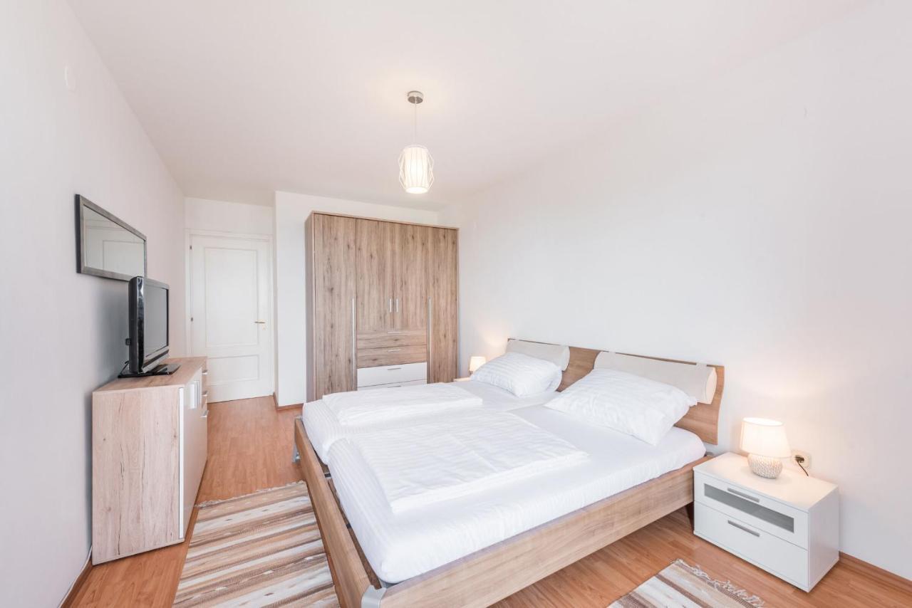 Apartments Mrs Brightside Split Extérieur photo