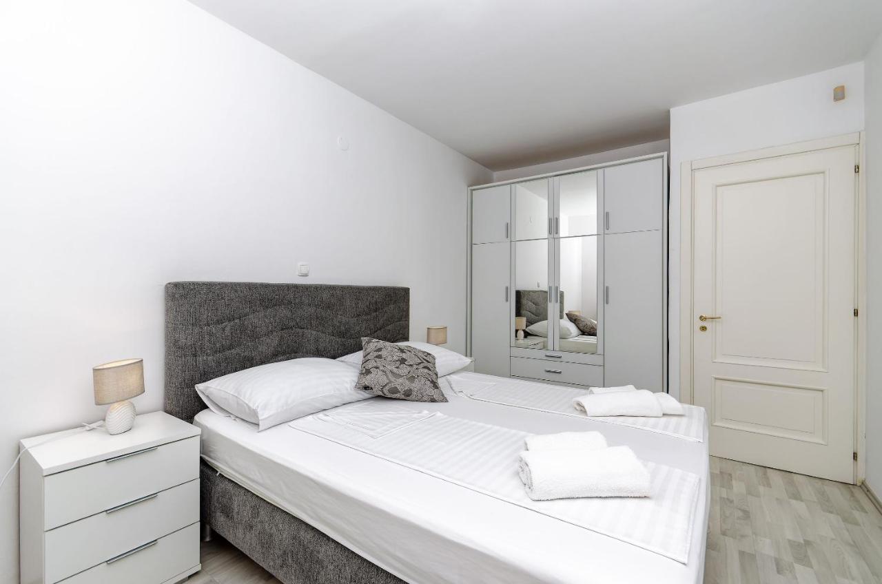 Apartments Mrs Brightside Split Extérieur photo