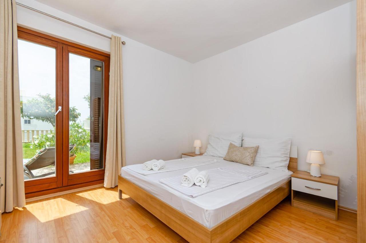 Apartments Mrs Brightside Split Extérieur photo