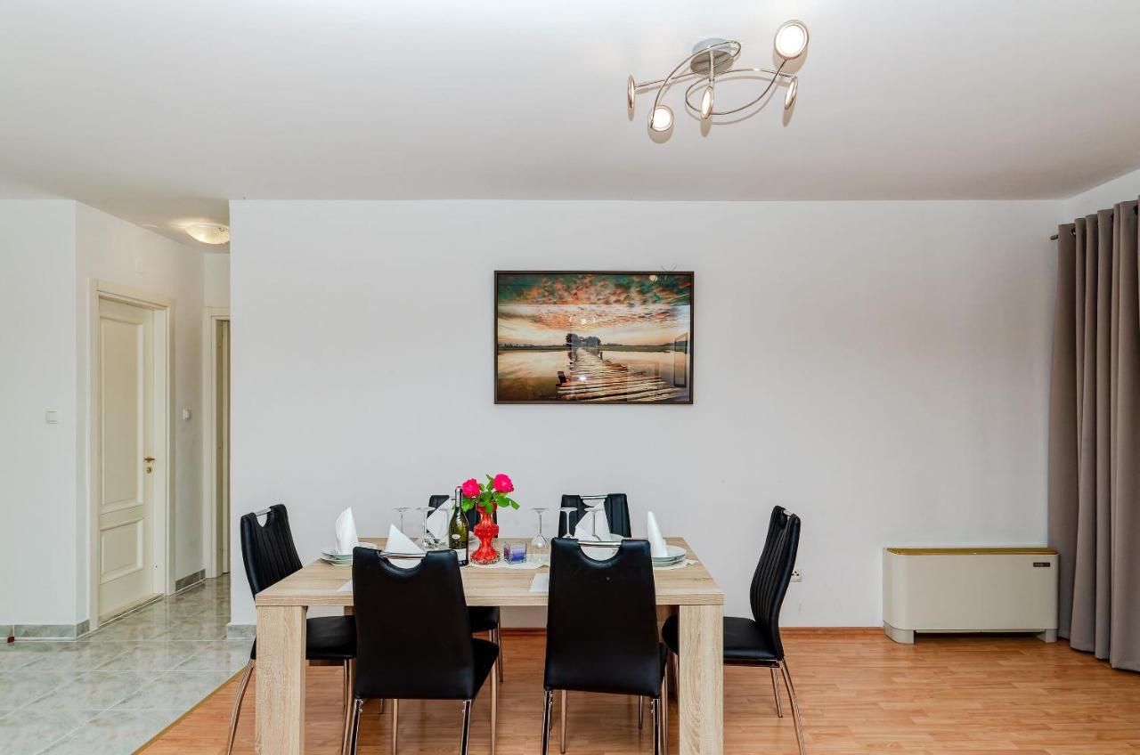 Apartments Mrs Brightside Split Extérieur photo