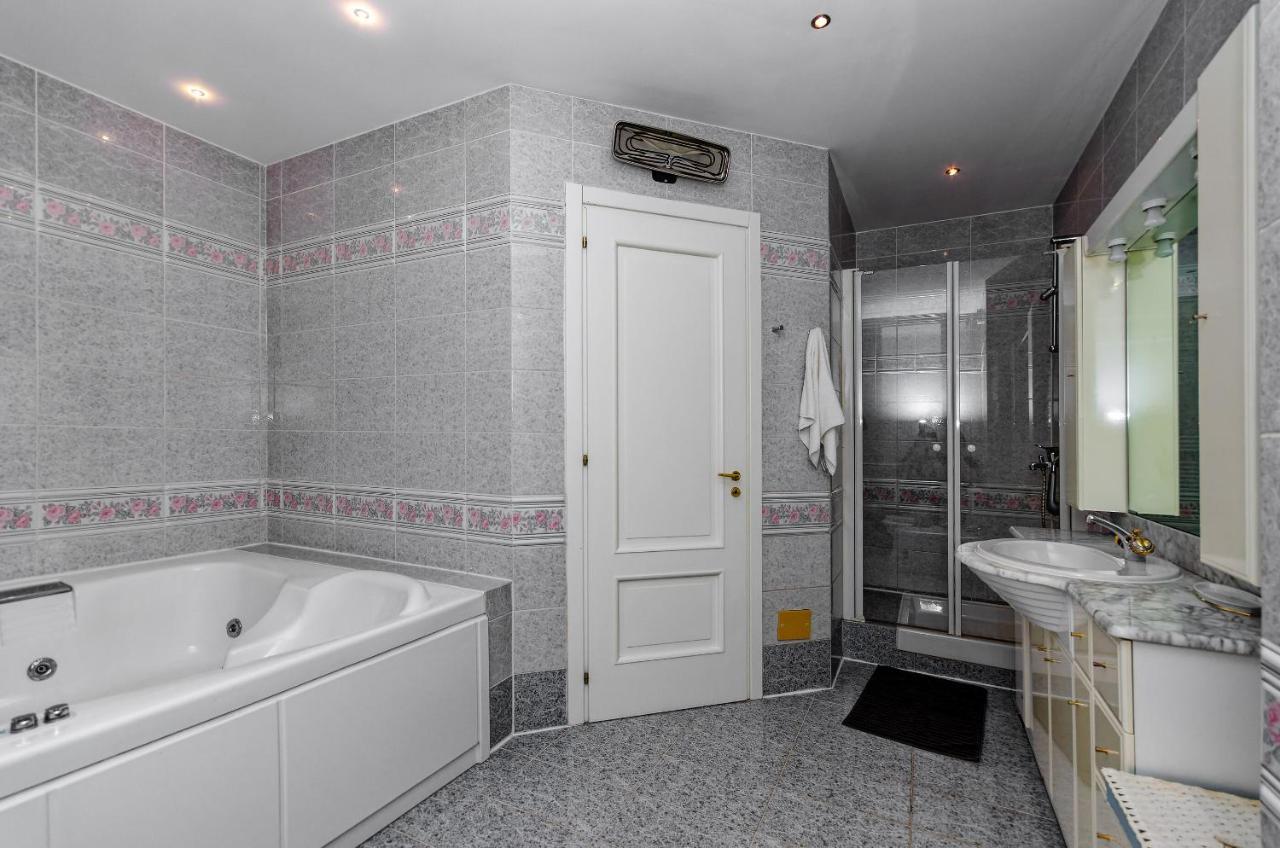 Apartments Mrs Brightside Split Extérieur photo