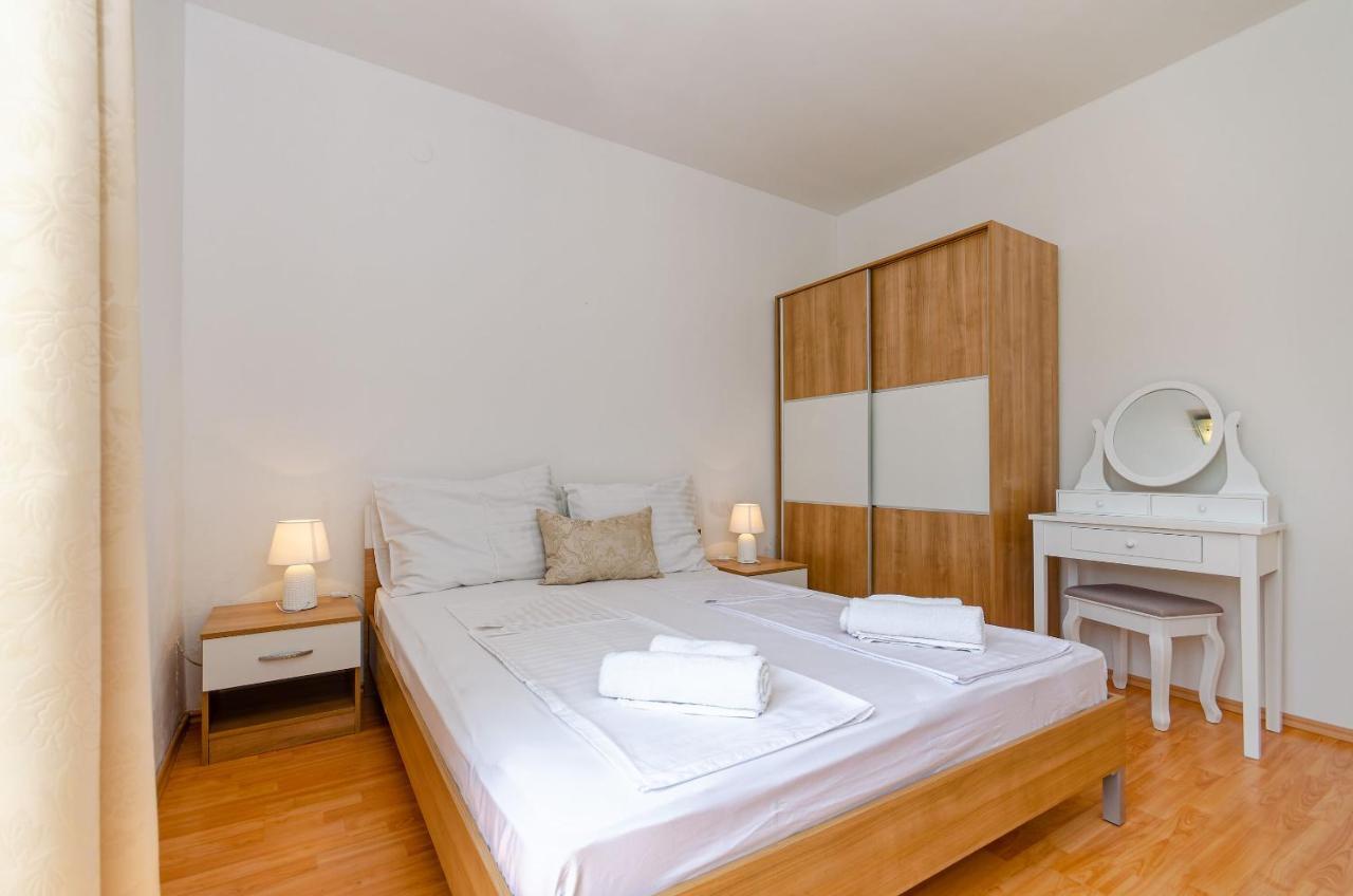 Apartments Mrs Brightside Split Extérieur photo